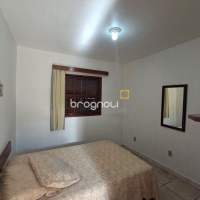 Pousada / Hotel com 500m², 12 quartos (sendo 12 suítes), 11 garagens, no bairro Canasvieiras em Florianópolis