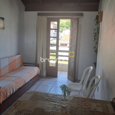 Pousada / Hotel com 500m², 12 quartos (sendo 12 suítes), 11 garagens, no bairro Canasvieiras em Florianópolis