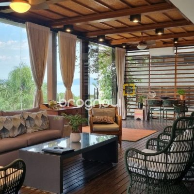 Casa de Condomínio com 392m², 4 quartos (sendo 4 suítes), 5 garagens, no bairro Cacupé em Florianópolis
