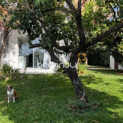 Casa de Condomínio com 392m², 4 quartos (sendo 4 suítes), 5 garagens, no bairro Cacupé em Florianópolis