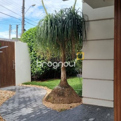 Casa de Condomínio com 392m², 4 quartos (sendo 4 suítes), 5 garagens, no bairro Cacupé em Florianópolis