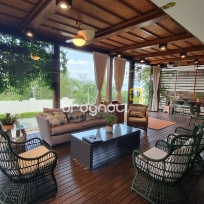 Casa de Condomínio com 392m², 4 quartos (sendo 4 suítes), 5 garagens, no bairro Cacupé em Florianópolis