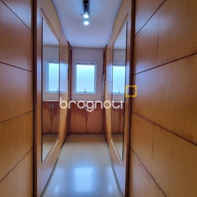 Casa de Condomínio com 392m², 4 quartos (sendo 4 suítes), 5 garagens, no bairro Cacupé em Florianópolis