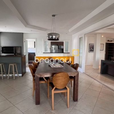 Casa de Condomínio com 392m², 4 quartos (sendo 4 suítes), 5 garagens, no bairro Cacupé em Florianópolis