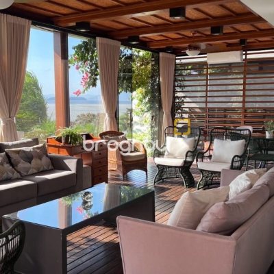 Casa de Condomínio com 392m², 4 quartos (sendo 4 suítes), 5 garagens, no bairro Cacupé em Florianópolis