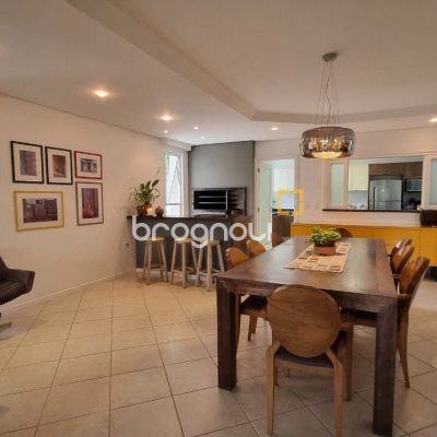 Casa de Condomínio com 392m², 4 quartos (sendo 4 suítes), 5 garagens, no bairro Cacupé em Florianópolis