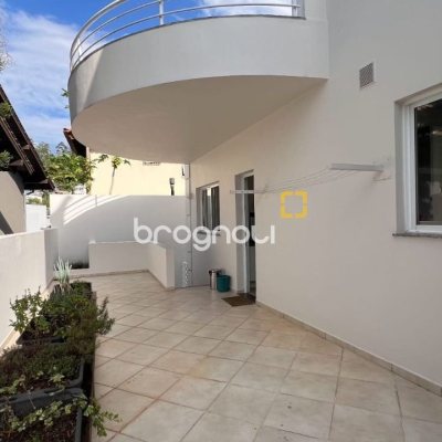 Casa de Condomínio com 392m², 4 quartos (sendo 4 suítes), 5 garagens, no bairro Cacupé em Florianópolis