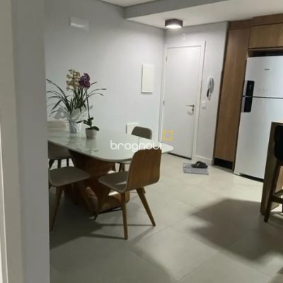 Apartamento com 71m², 2 quartos (sendo 1 suíte), 1 garagem, no bairro Canasvieiras em Florianópolis