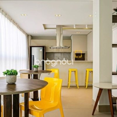 Apartamento com 71m², 2 quartos (sendo 1 suíte), 1 garagem, no bairro Canasvieiras em Florianópolis