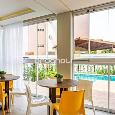 Apartamento com 71m², 2 quartos (sendo 1 suíte), 1 garagem, no bairro Canasvieiras em Florianópolis