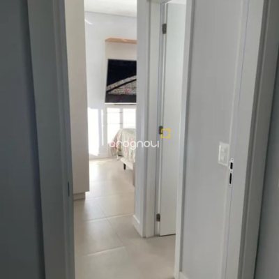 Apartamento com 71m², 2 quartos (sendo 1 suíte), 1 garagem, no bairro Canasvieiras em Florianópolis