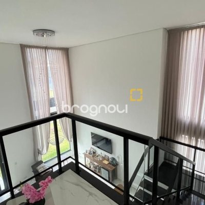 Casa de Condomínio com 384m², 3 quartos (sendo 3 suítes), 4 garagens, no bairro Rio Vermelho em Florianópolis