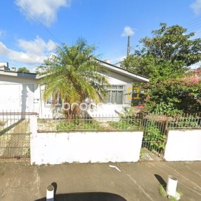 Casa com 42m², 3 quartos (sendo 2 suítes), 4 garagens, no bairro Forquilhinha em São José