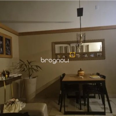 Casa com 420m², 4 quartos (sendo 2 suítes), 3 garagens, no bairro Ponta das Canas em Florianópolis