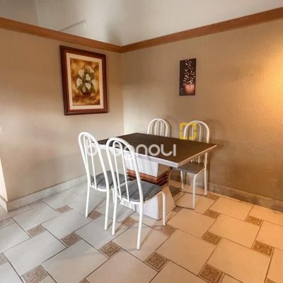 Casa com 420m², 4 quartos (sendo 2 suítes), 3 garagens, no bairro Ponta das Canas em Florianópolis