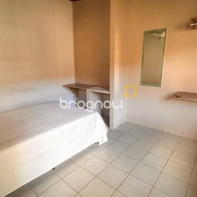 Casa com 420m², 4 quartos (sendo 2 suítes), 3 garagens, no bairro Ponta das Canas em Florianópolis