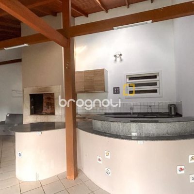 Casa com 420m², 4 quartos (sendo 2 suítes), 3 garagens, no bairro Ponta das Canas em Florianópolis