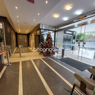 Sala com 77m², 2 garagens, no bairro Centro em Florianópolis