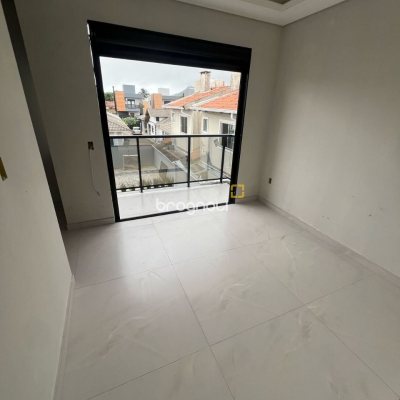 Casa com 124m², 3 quartos (sendo 1 suíte), 2 garagens, no bairro Ingleses em Florianópolis