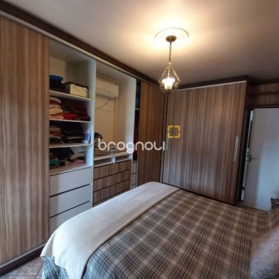 Casa com 197m², 4 quartos (sendo 1 suíte), 3 garagens, no bairro Barreiros em São José