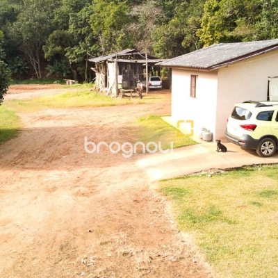 Casa com 150m², 4 quartos, 2 garagens, no bairro Vargem Grande em Florianópolis