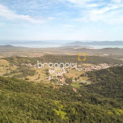 Casa com 150m², 4 quartos, 2 garagens, no bairro Vargem Grande em Florianópolis