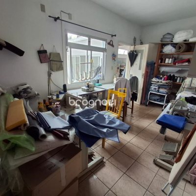 Casa com 200m², 3 quartos (sendo 1 suíte), 1 garagem, no bairro Estreito em Florianópolis