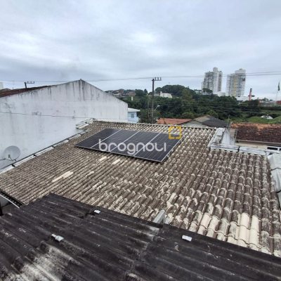 Casa com 200m², 3 quartos (sendo 1 suíte), 1 garagem, no bairro Estreito em Florianópolis