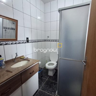 Casa com 200m², 3 quartos (sendo 1 suíte), 1 garagem, no bairro Estreito em Florianópolis