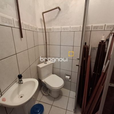 Casa com 200m², 3 quartos (sendo 1 suíte), 1 garagem, no bairro Estreito em Florianópolis