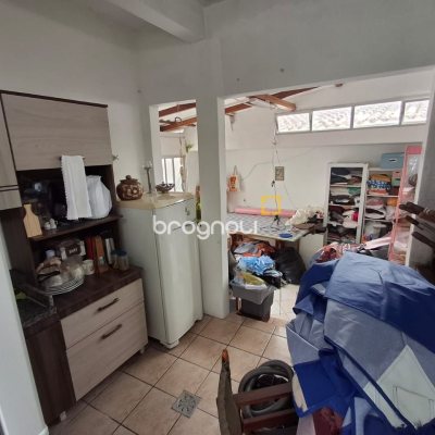 Casa com 200m², 3 quartos (sendo 1 suíte), 1 garagem, no bairro Estreito em Florianópolis