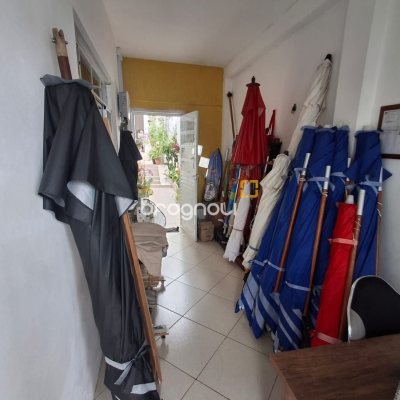 Casa com 200m², 3 quartos (sendo 1 suíte), 1 garagem, no bairro Estreito em Florianópolis
