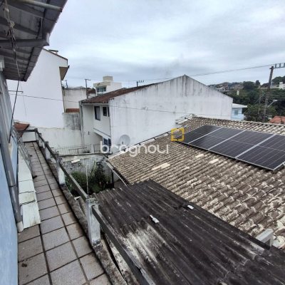 Casa com 200m², 3 quartos (sendo 1 suíte), 1 garagem, no bairro Estreito em Florianópolis