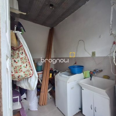 Casa com 200m², 3 quartos (sendo 1 suíte), 1 garagem, no bairro Estreito em Florianópolis
