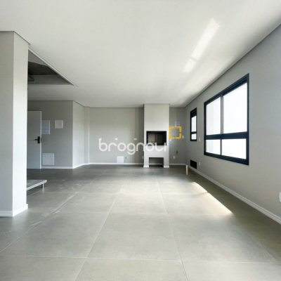 Apartamento com 92m², 2 quartos (sendo 2 suítes), 2 garagens, no bairro Cachoeira do Bom Jesus em Florianópolis
