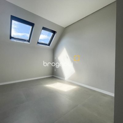 Apartamento com 92m², 2 quartos (sendo 2 suítes), 2 garagens, no bairro Cachoeira do Bom Jesus em Florianópolis