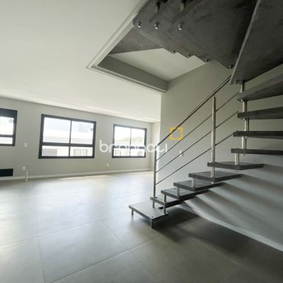 Apartamento com 92m², 2 quartos (sendo 2 suítes), 2 garagens, no bairro Cachoeira do Bom Jesus em Florianópolis