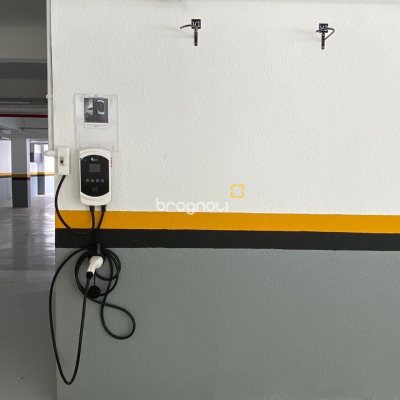 Apartamento com 92m², 2 quartos (sendo 2 suítes), 2 garagens, no bairro Cachoeira do Bom Jesus em Florianópolis