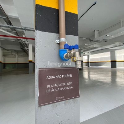 Apartamento com 92m², 2 quartos (sendo 2 suítes), 2 garagens, no bairro Cachoeira do Bom Jesus em Florianópolis