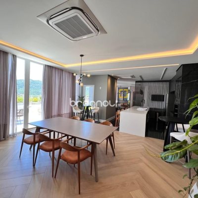 Apartamento com 133m², 3 quartos (sendo 3 suítes), 2 garagens, no bairro João Paulo em Florianópolis