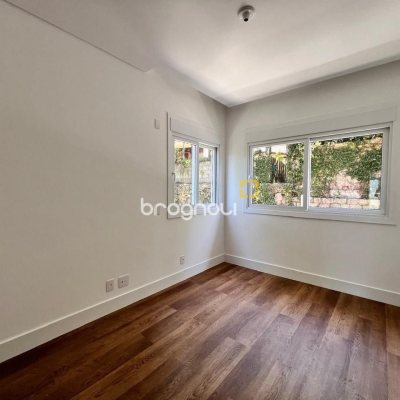 Apartamento com 133m², 3 quartos (sendo 3 suítes), 2 garagens, no bairro João Paulo em Florianópolis