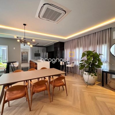 Apartamento com 133m², 3 quartos (sendo 3 suítes), 2 garagens, no bairro João Paulo em Florianópolis