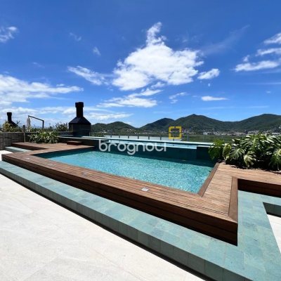 Apartamento com 133m², 3 quartos (sendo 3 suítes), 2 garagens, no bairro João Paulo em Florianópolis