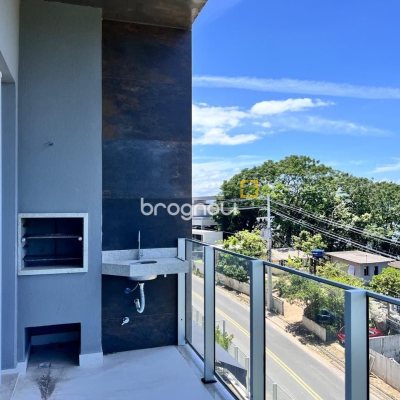 Apartamento com 133m², 3 quartos (sendo 3 suítes), 2 garagens, no bairro João Paulo em Florianópolis
