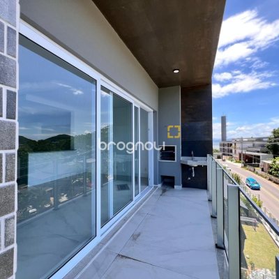 Apartamento com 133m², 3 quartos (sendo 3 suítes), 2 garagens, no bairro João Paulo em Florianópolis