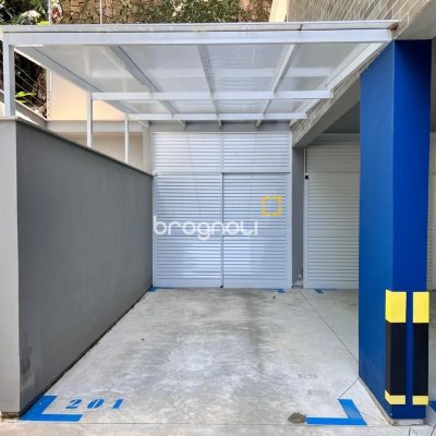 Apartamento com 133m², 3 quartos (sendo 3 suítes), 2 garagens, no bairro João Paulo em Florianópolis