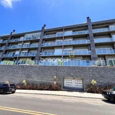 Apartamento com 133m², 3 quartos (sendo 3 suítes), 2 garagens, no bairro João Paulo em Florianópolis