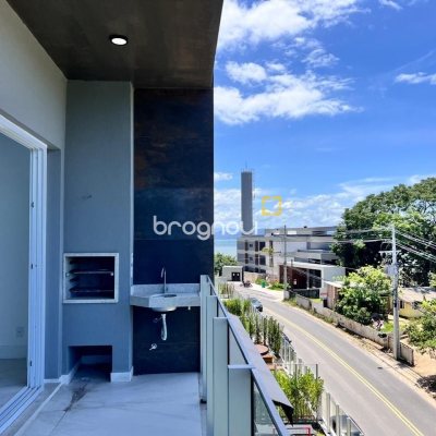 Apartamento com 133m², 3 quartos (sendo 3 suítes), 2 garagens, no bairro João Paulo em Florianópolis