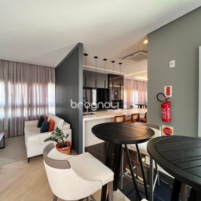 Apartamento com 133m², 3 quartos (sendo 3 suítes), 2 garagens, no bairro João Paulo em Florianópolis