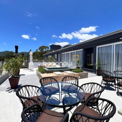 Apartamento com 133m², 3 quartos (sendo 3 suítes), 2 garagens, no bairro João Paulo em Florianópolis